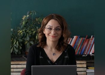 Barış Akademisyeni Ülkü Doğanay göreve iade edildi: 'Evet, nerede kalmıştık?'