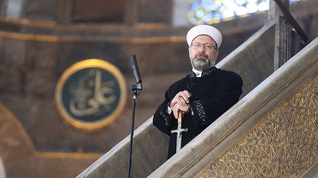 'Bazı Diyanet personeli, Ali Erbaş’ın arkasında namaz kılmayı bıraktı' iddiası