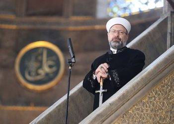 'Bazı Diyanet personeli, Ali Erbaş’ın arkasında namaz kılmayı bıraktı' iddiası