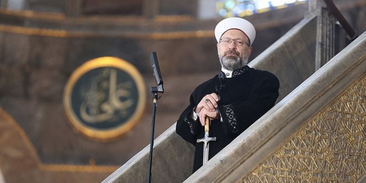 'Bazı Diyanet personeli, Ali Erbaş’ın arkasında namaz kılmayı bıraktı' iddiası