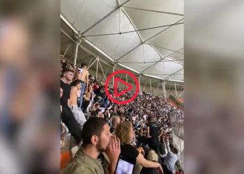 Beşiktaş tribününde 'Meclis'te Hizbullah istemiyoruz' sloganı