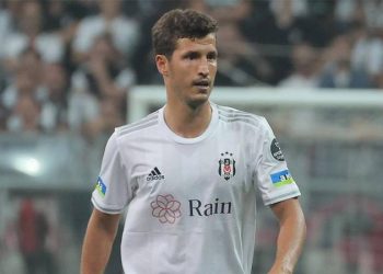 Beşiktaş'tan Salih Uçan'a yeni sözleşme