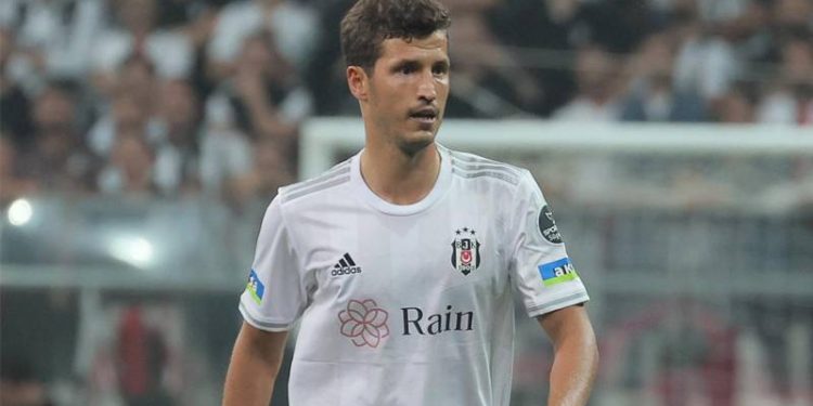 Beşiktaş'tan Salih Uçan'a yeni sözleşme
