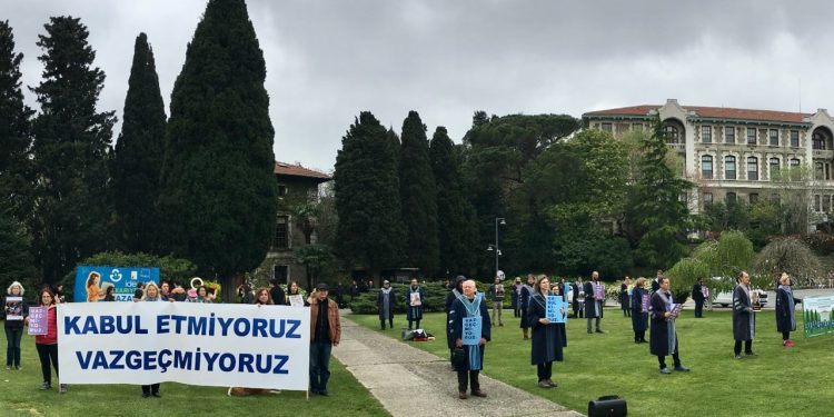 Boğaziçi Üniversitesi'nde 'AKP'li sendika' baskısı: Eğitim-Sen'lileri tek tek aradılar