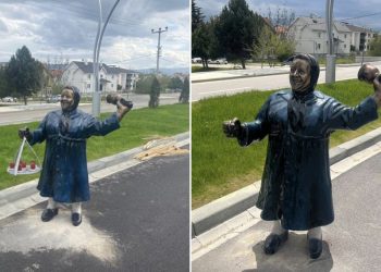 Bolu’da Adile Naşit heykelinin çay tepsisi çalındı