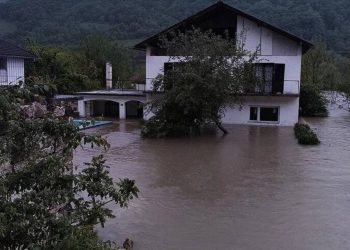 Bosna Hersek ve Hırvatistan'da şiddetli yağışlar sele neden oldu