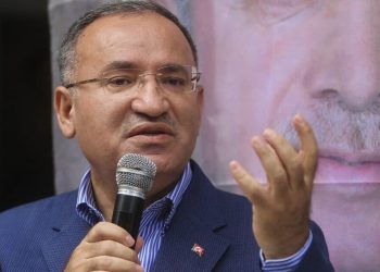 Bozdağ: Pahalılık var, ekonomik kriz yok