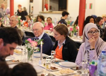 Brüksel’deki dayanışma iftarında sofra bu kez depremzedeler için kuruldu