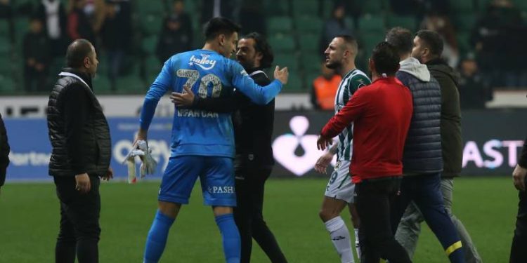 Bu Fenerbahçe düşmanlığı neden var bilmiyoruz; yapılanları unutmayacağız