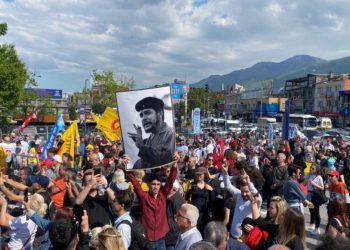 Bursa ve Elazığ'da 1 Mayıs: Karanlığı birlikte yırtıp atacağız