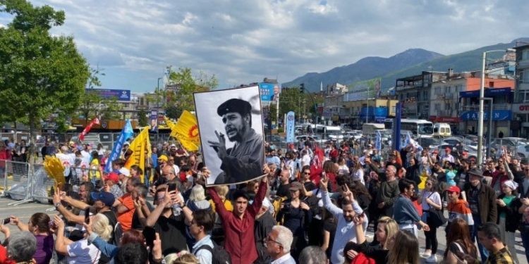 Bursa ve Elazığ'da 1 Mayıs: Karanlığı birlikte yırtıp atacağız