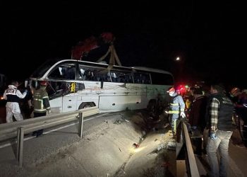 Bursa’da öğrencileri taşıyan tur otobüsü devrildi: 3 ölü, 44 yaralı