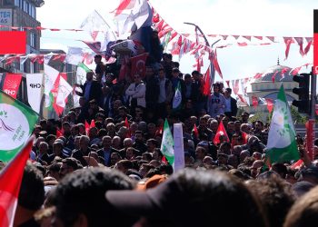 CHP Van Mitingi izlenimleri: Bu hırsız düzenin gitmesi için Kılıçdaroğlu'nu destekliyoruz
