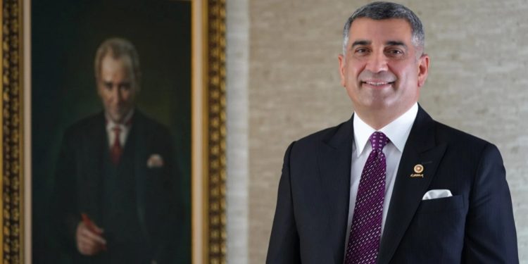 CHP'li Gürsel Erol hastaneye kaldırıldı: Sağlık durumu hakkında açıklama