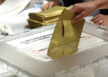 CHP'li Muharrem Erkek'ten yurt dışı sandıklarında mükerrer oy iddiaları için açıklama: Oy kullandığınız sistemde görülüyor
