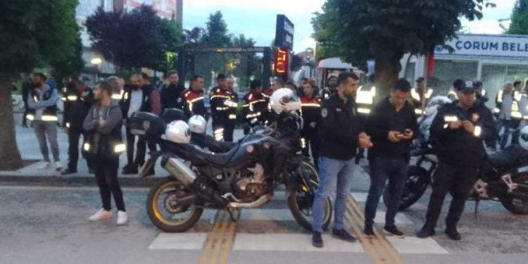 Çorum'da CHP Parti Binası taşlandı, iki CHP'li yaralandı