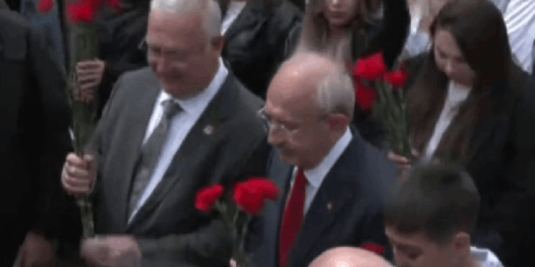 Cumhurbaşkanı adayı Kılıçdaroğlu'nun seçimlerden önceki son durağı Anıtkabir oldu
