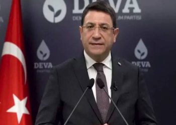HaberTürk yazarı Muharrem Sarıkaya'nın DEVA Partisi'nin 'CHP'den 5 vekil daha istediği' iddiasını barındıran yazısına partiden yalanlama geldi. DEVA Partisi Genel Başkan Yardımcısı İdris Şahin, "Partimize atfen ileri sürülen bu iddia yüzde yüz yalandır." açıklamasını yaptı.