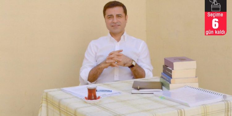 Demirtaş 'Yeşildağ iddialarına' yer verdi: Tek bir ihaleden 1 milyar dolar cebe indiren adam; din, iman, ahlak pazarlıyor