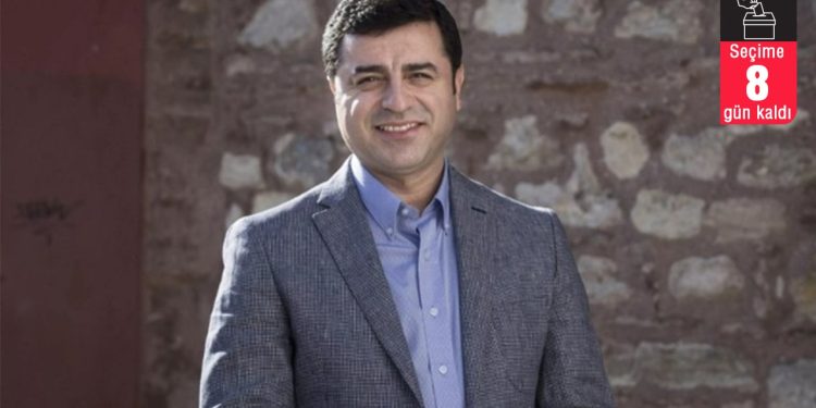 Demirtaş, gençlere seslendi: Nasıl oy kullanılacağını, tüm detaylarıyla mutlaka anlatın
