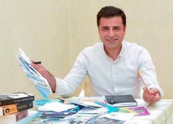 Demirtaş saat verdi: Önemli bir mesaj paylaşacağım