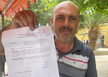 Depremde 'ölü' olarak kayıtlara geçti, yaşadığını ispatlamaya çalışıyor!