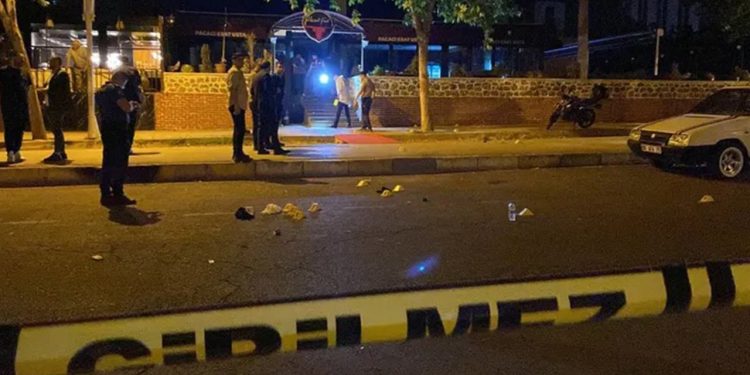 Diyarbakır'da kavga: İkisi ağır altı yaralı