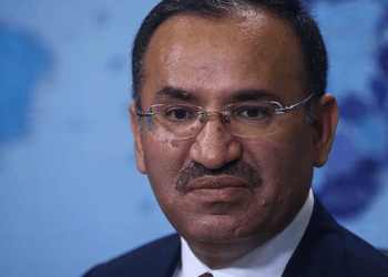 Dolar 20 TL'yi aştı, bankalar döviz vermiyor... AKP'li Bozdağ'a göre kriz yokmuş