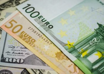 Dolar ve euro haftanın son işlem gününe nasıl başladı?
