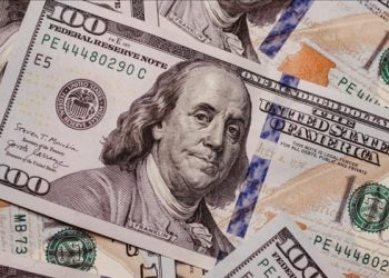 Hükümetin ekonomi tercihleri sonrası rekorlar kıran dolar/TL kuru, en son tek haneli seviyeleri gördüğü 15 Kasım 2021’den 557 gün sonra 20 seviyesini de geçti.