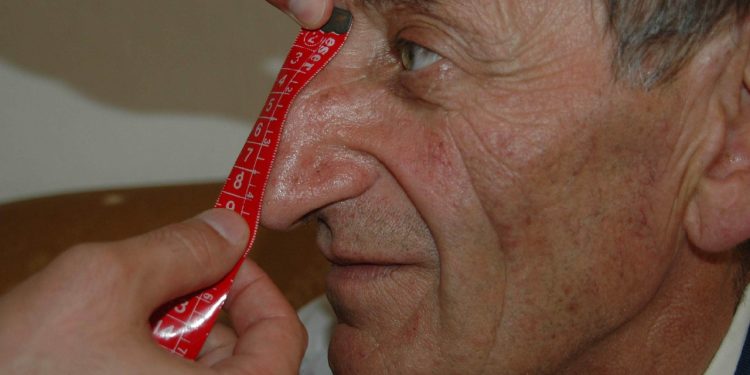 Dünyanın en uzun burunlu insanı yaşamını yitirdi!