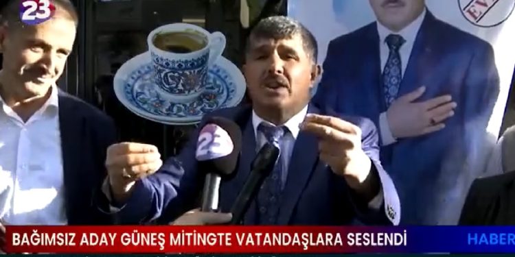 Elazığ’da bağımsız aday, vatandaşlara böyle seslendi: ‘Yav bir de beni deneyin, 5 sene de ben dolandırayım sizi’