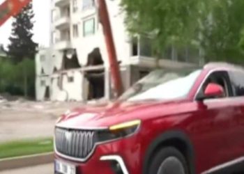 Enkaz altındaki Adıyaman'dan belediyeden TOGG reklamı