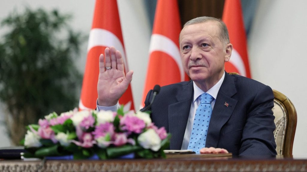 Erdoğan 1 Mayıs mesajında 'İETT’de işçi olarak ter döktüğü' günleri hatırladı, oy istedi