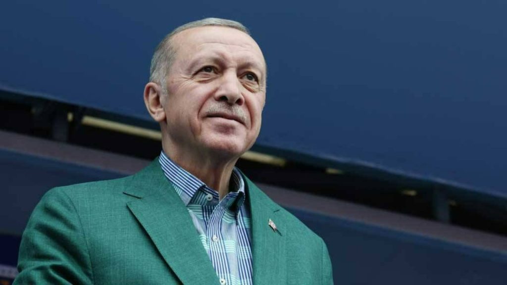 Erdoğan: 'Depremzedelere bedava ev vadediyorlardı, şimdi kapı dışarı ediyorlar'