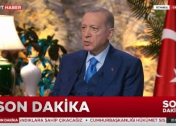 Erdoğan, depremzede öğrencilerin tümüne burs verileceğini açıkladı