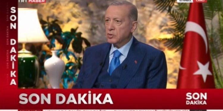 Erdoğan, depremzede öğrencilerin tümüne burs verileceğini açıkladı