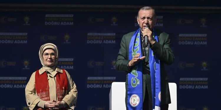 Erdoğan yaş çay alım fiyatını 11 lira 30 kuruş olarak açıkladı