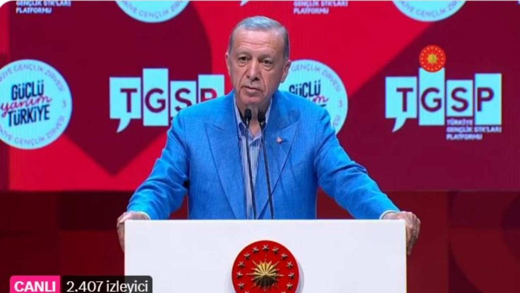 Erdoğan yine sanatçıları hedef aldı: Sözde sanatçı diye geçinen müsveddeler...