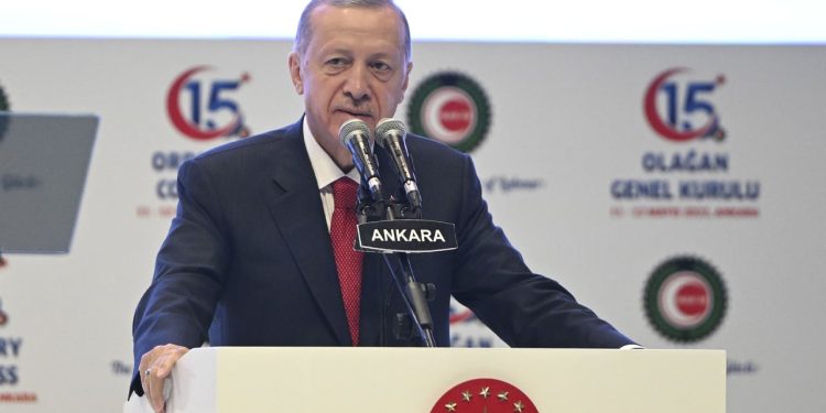 Erdoğan, zam için seçim sonrasını işaret etti: En düşük memur maaşı 22 bin lirayı bulacak