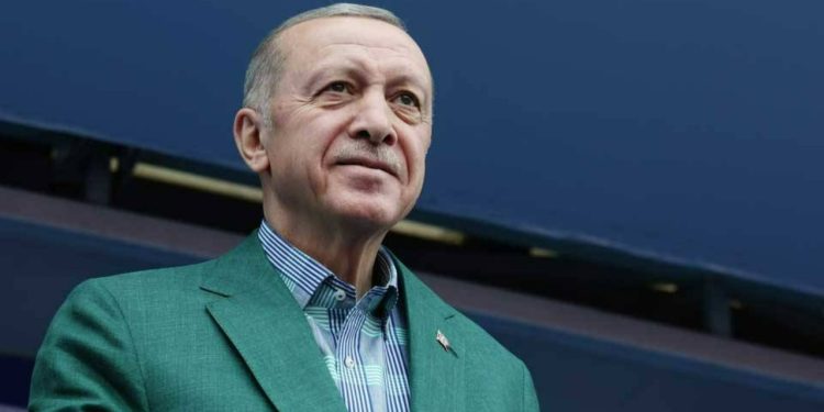 Erdoğan'dan açıklama: 'Cumhurbaşkanı seçimi, yarım puandan daha az bir farkla ikinci tura kalmıştır'