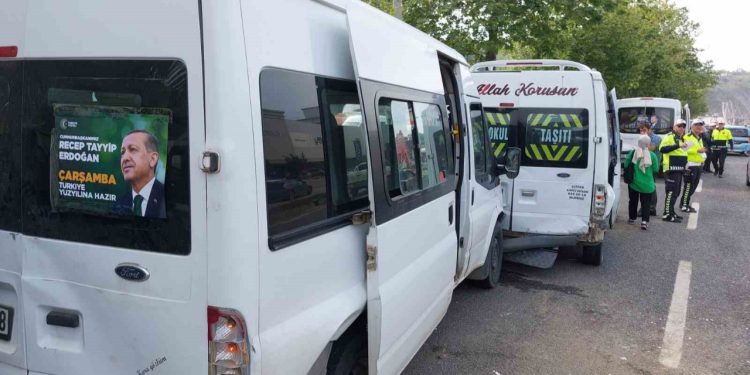 Erdoğan’ın mitingine giden konvoyda zincirleme kaza: Yaralılar var