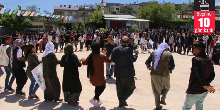 Ergani halk buluşmasına polis engeli: GBT sorgusu yapıldı ve 18 yaş altında olanlar alana alınmadı