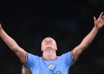 Manchester City’nin forveti Erling Haaland, Premier Lig’de bir sezonda atılan gol rekorunu kırdı ve tarihe geçti.