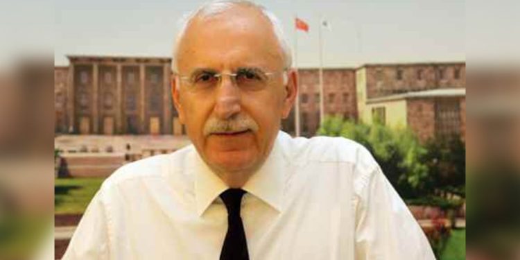 Eski SSK Genel Müdürü Özcan: Hiçbir genel müdür kaç sene geçerse geçsin istese de kurumu batıramaz