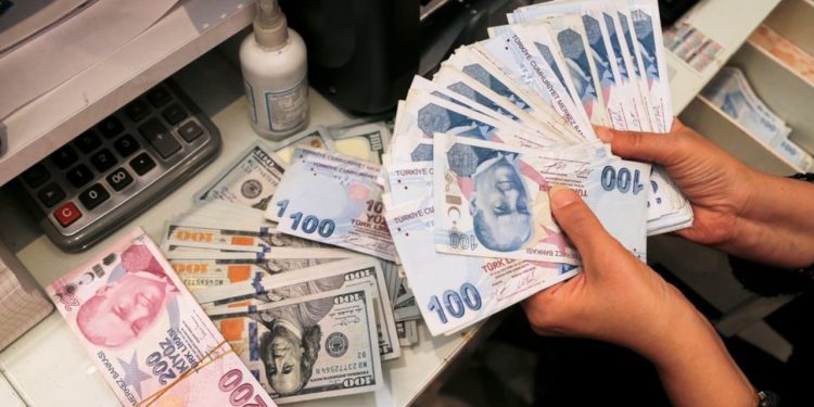 Esnek hesap limitleri haber verilmeden düşürüldü, bankalara tepki yağıyor