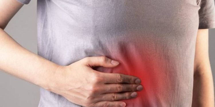 Fark edilmeden ilerliyor: İşte karaciğer büyümesinin 5 önemli belirtisi