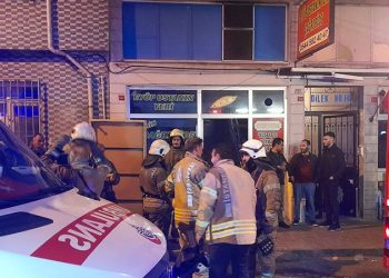 İstanbul Fatih'te beş katlı binanın alt katındaki pide fırınında çıkan yangında ağır yaralanan üç kişi hayatını kaybetti.