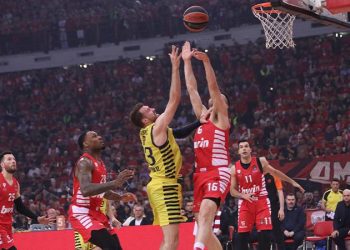 Fenerbahçe Beko Euroleague'de havlu attı; Olympiakos dörtlü finalde!