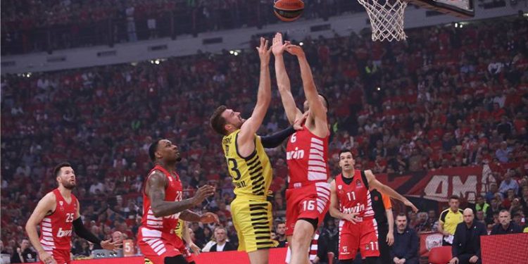 Fenerbahçe Beko Euroleague'de havlu attı; Olympiakos dörtlü finalde!